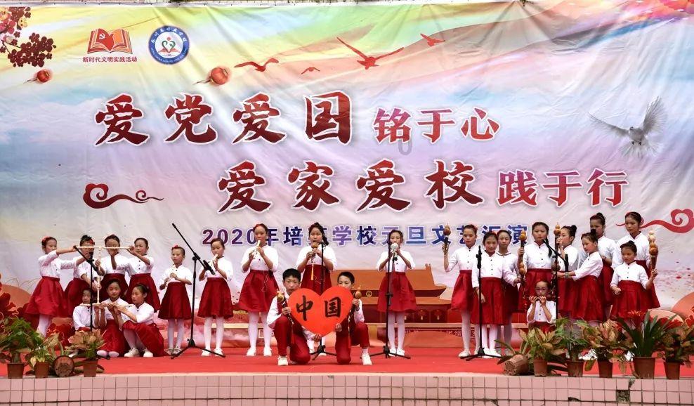 杨紫对肖战李现态度对比：同是剧中男主，态度有何不同？